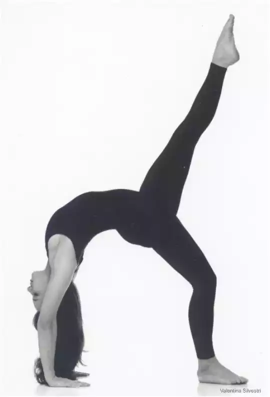 e._p._Urdhva_Dhanurasana.jpg