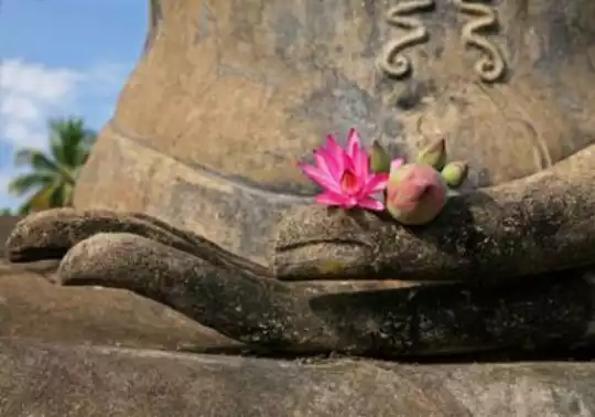 om-mani-padme-hum2.jpg